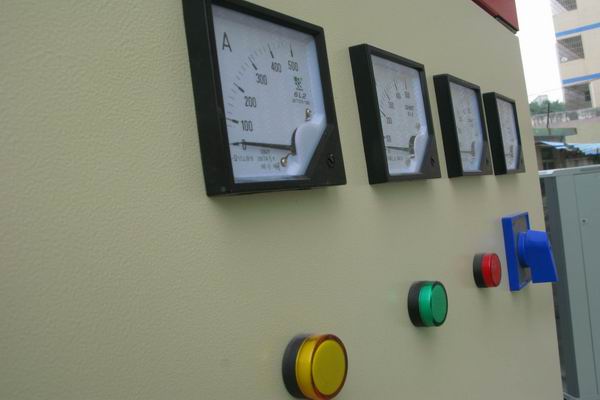 国营南滨农场配电箱-3683讲讲配电箱的操作和检修步